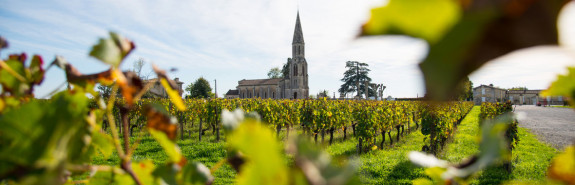 <p>Château CLINET, énigmatique et puissant, c'est un des vins du millésime à Pomerol, 97-98/100 en 2018 &amp; 2019 ! </p>